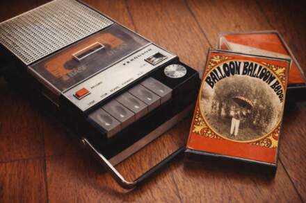 Sharp Pins: la cassette culture anni ’80 travestita da anni ’60