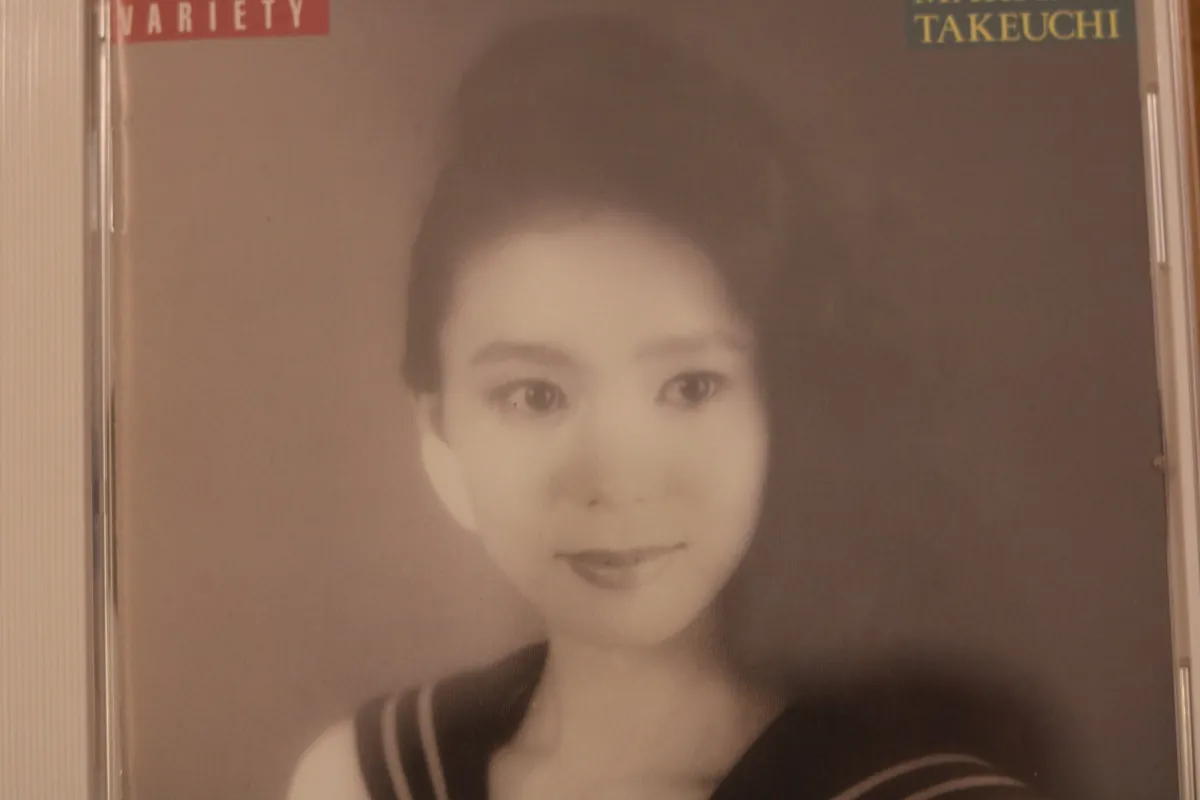 Copertina del CD Variety di Mariya Takeuchi, edizione per il trentennale